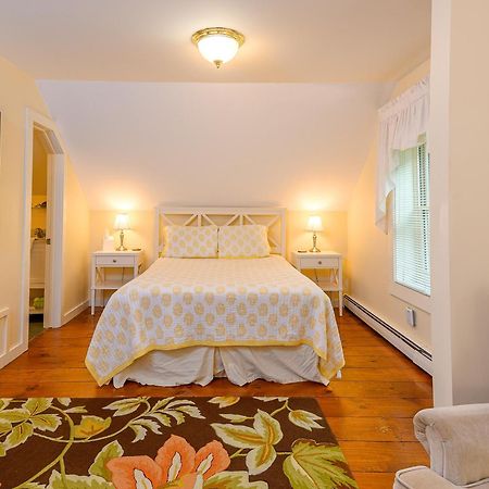 Brass Lantern Inn Стоу Экстерьер фото