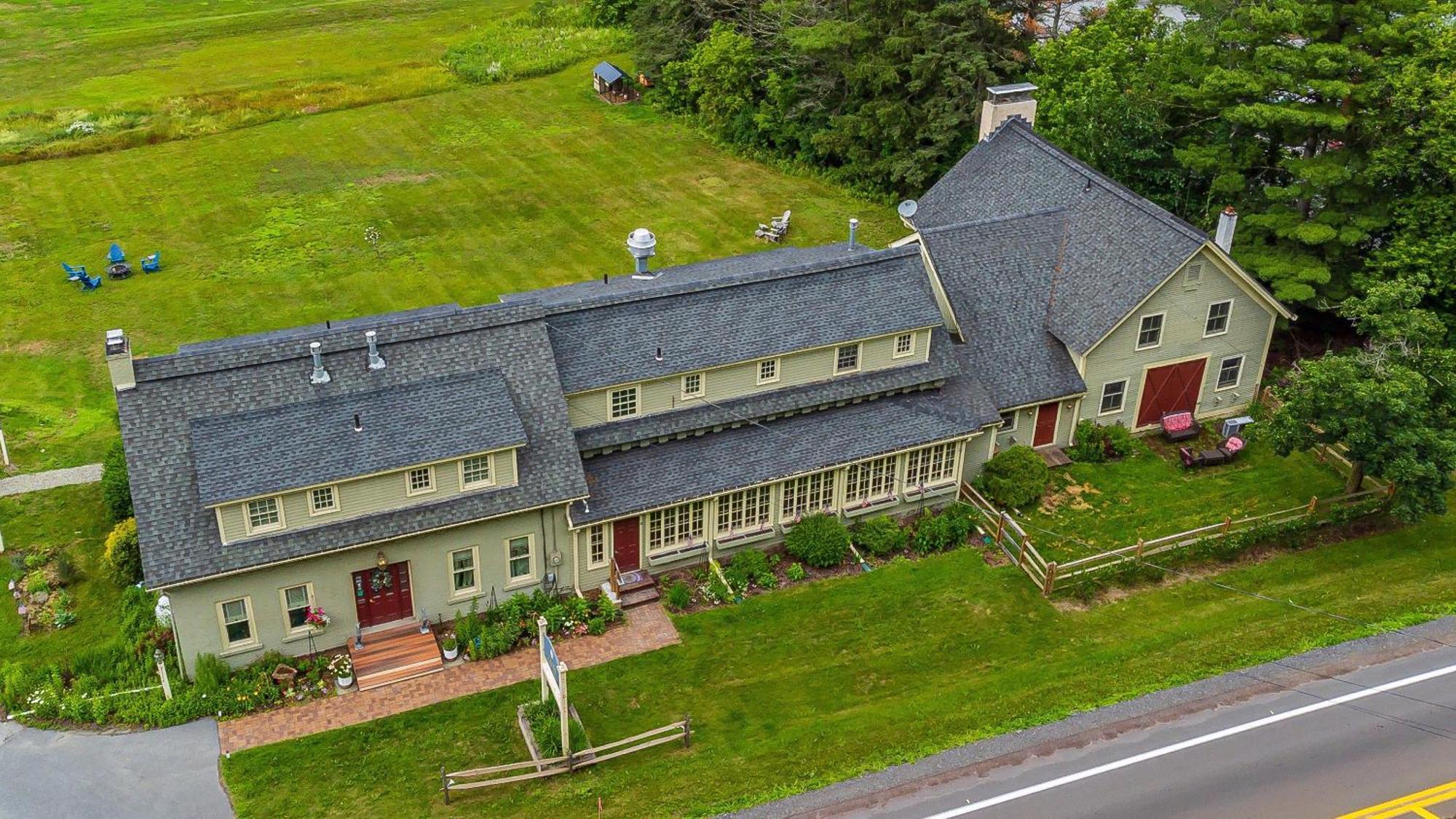 Brass Lantern Inn Стоу Экстерьер фото