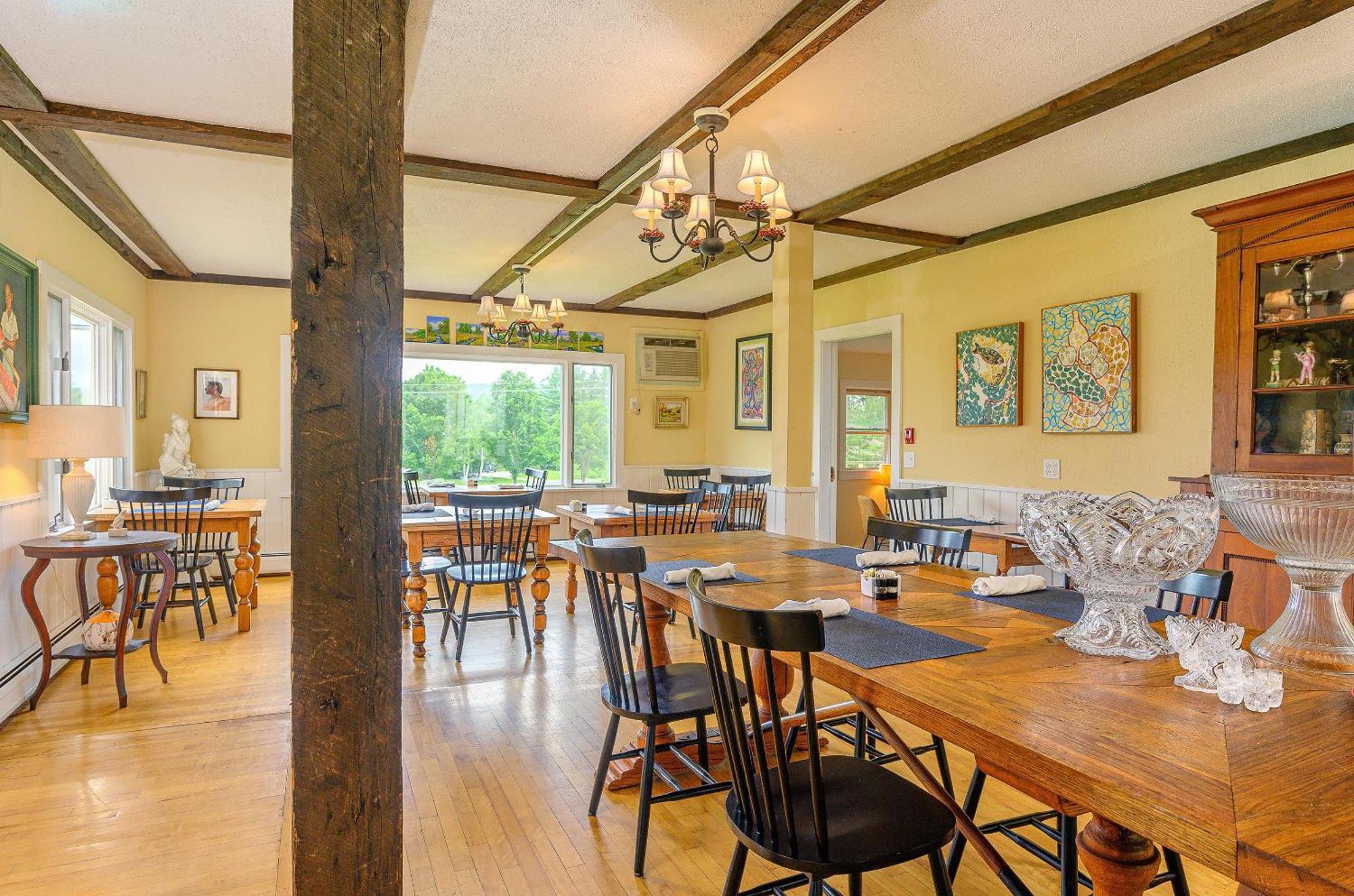 Brass Lantern Inn Стоу Экстерьер фото