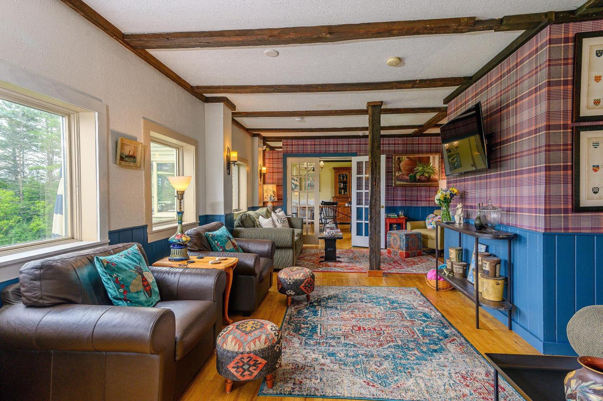 Brass Lantern Inn Стоу Экстерьер фото