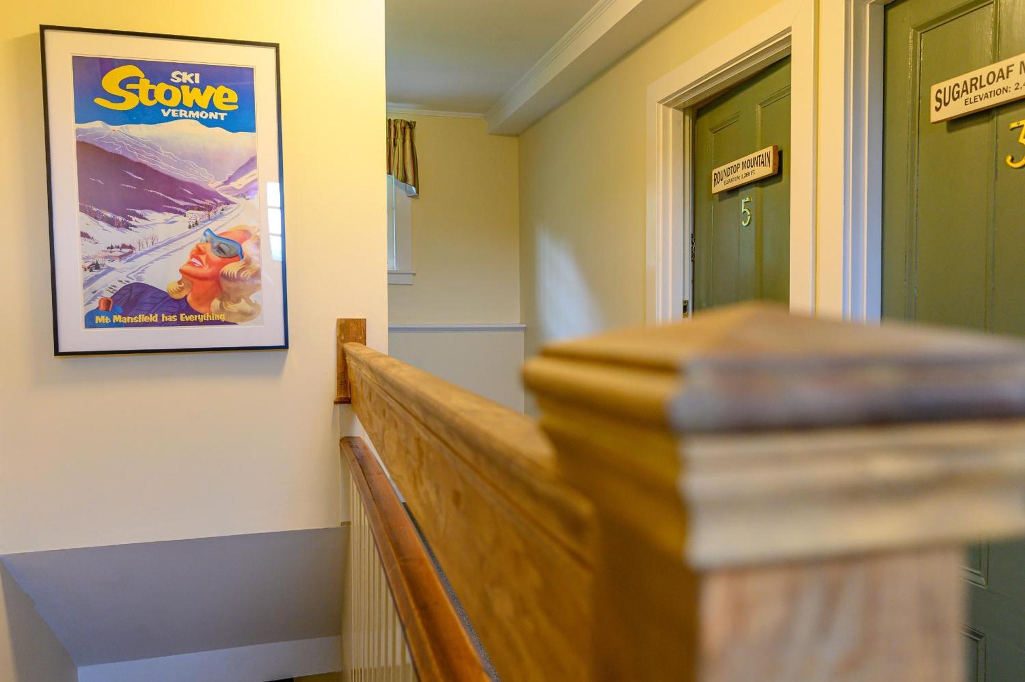 Brass Lantern Inn Стоу Экстерьер фото
