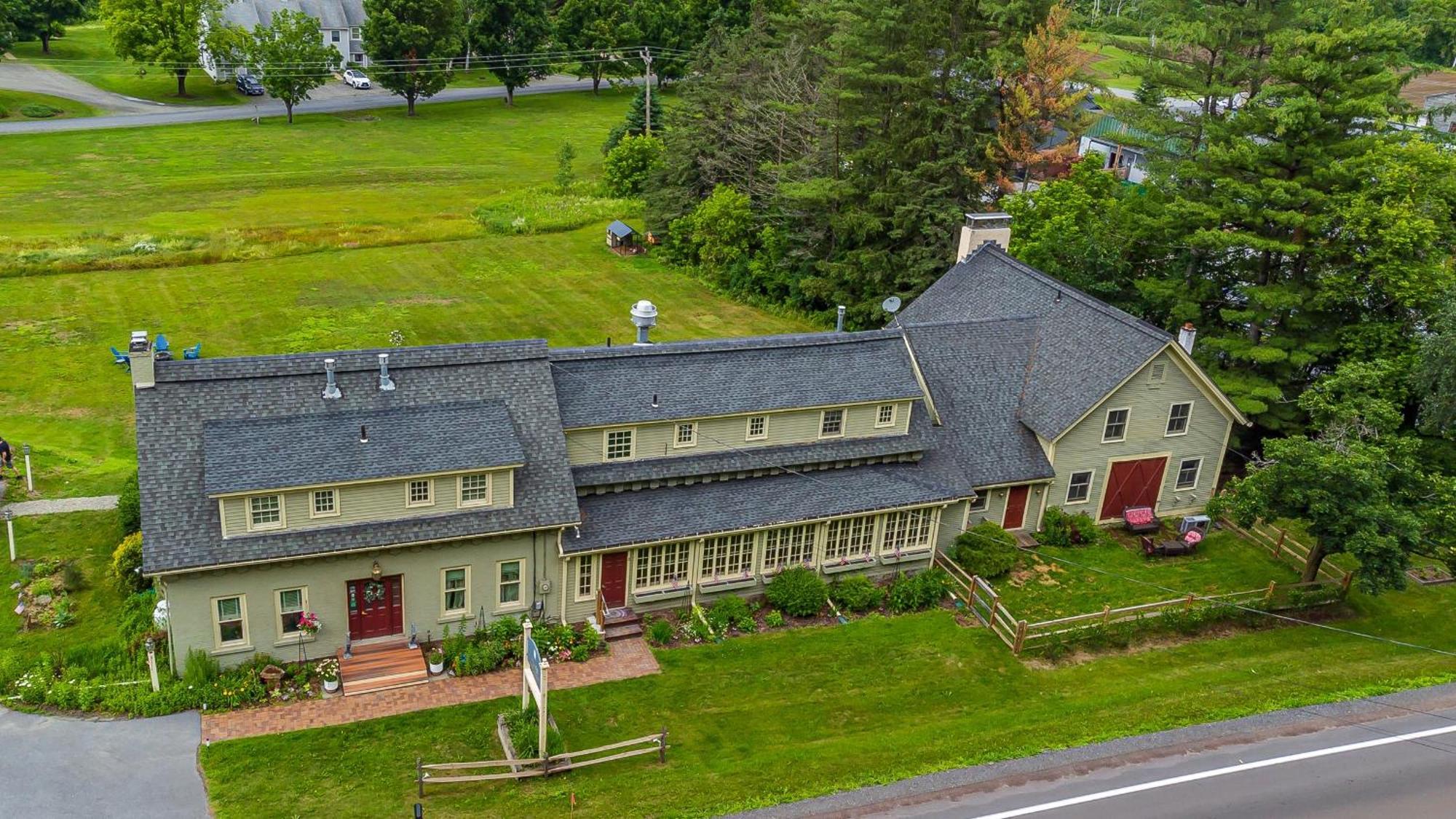 Brass Lantern Inn Стоу Экстерьер фото