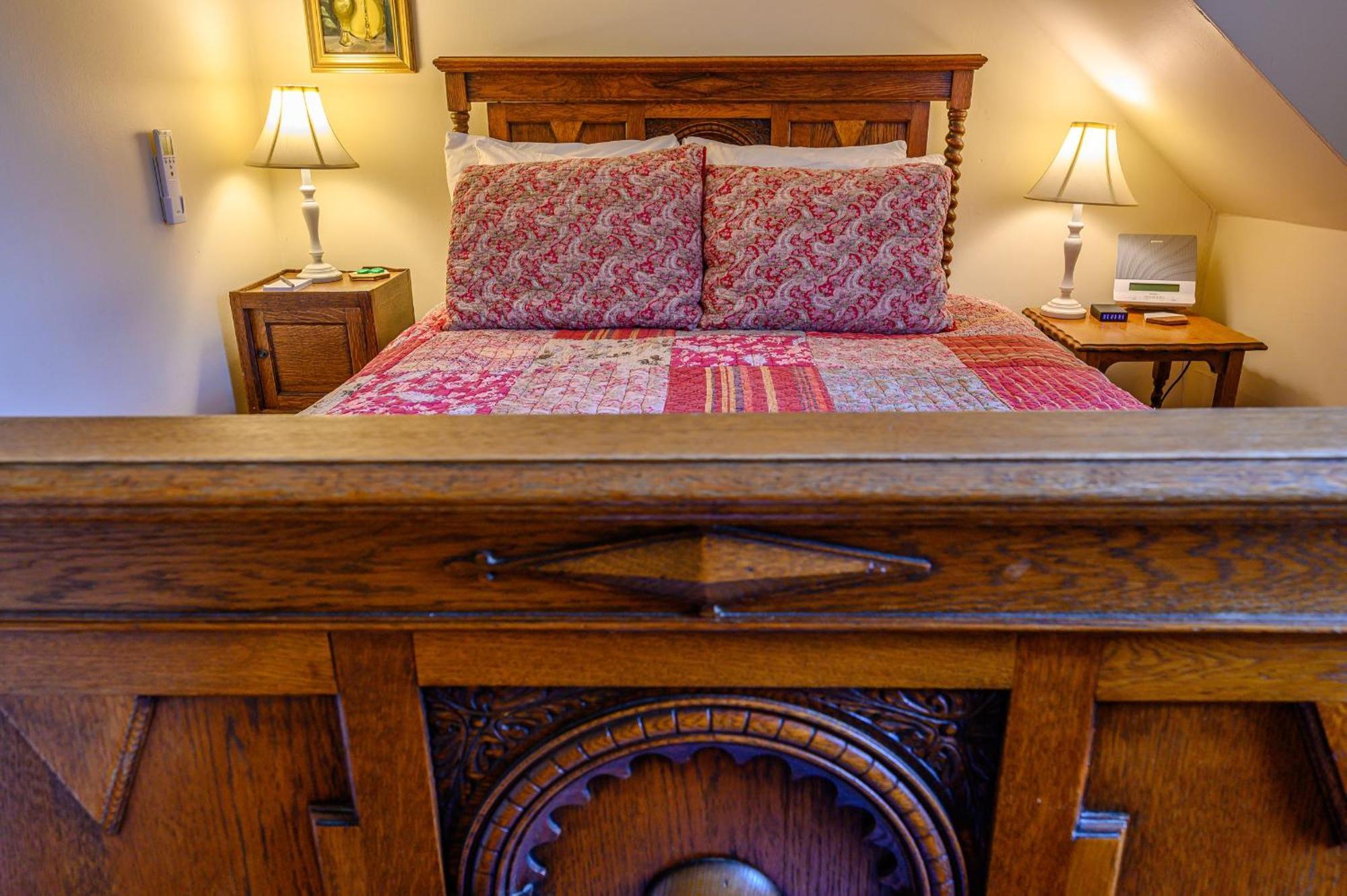Brass Lantern Inn Стоу Экстерьер фото