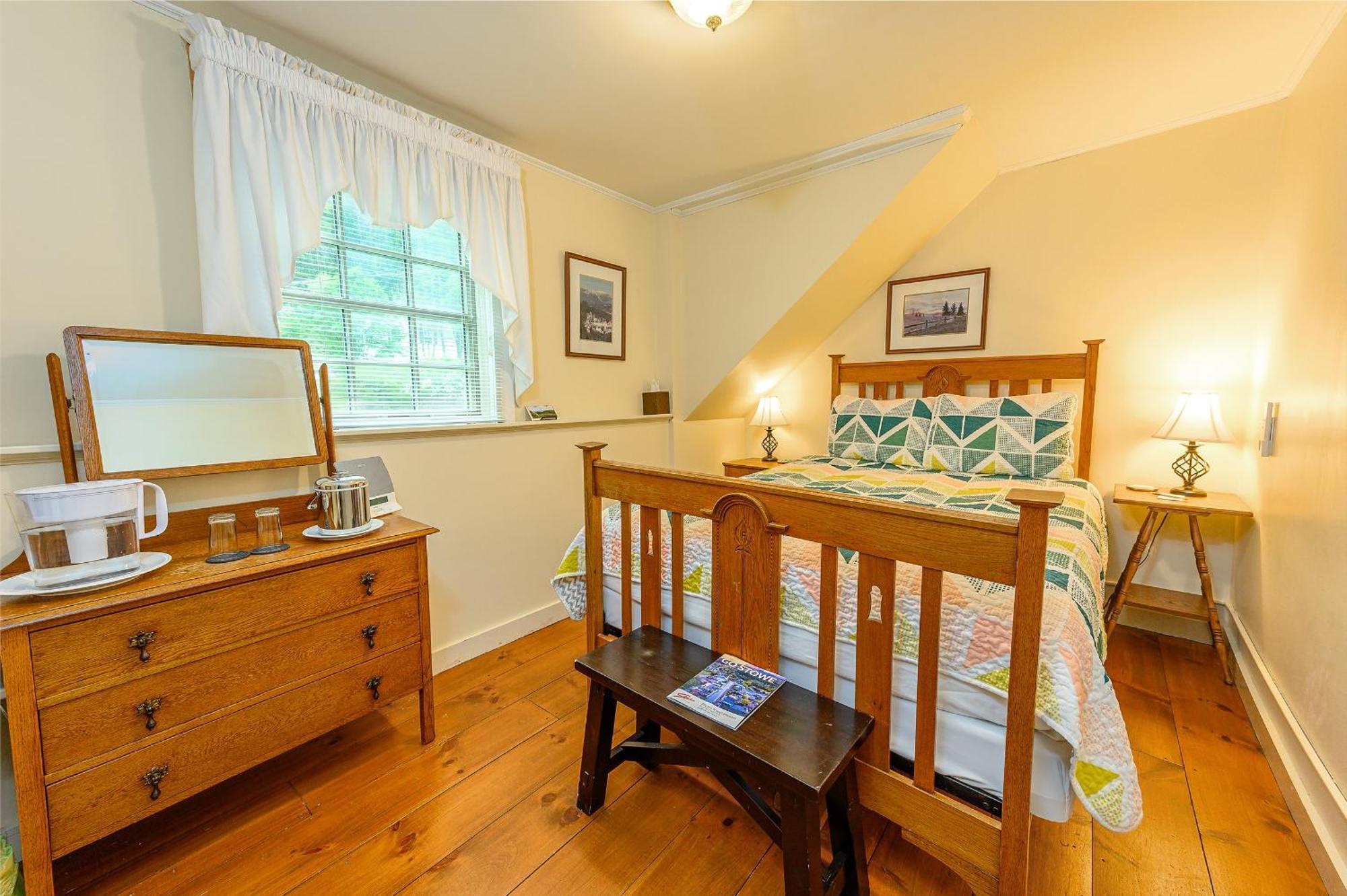 Brass Lantern Inn Стоу Экстерьер фото