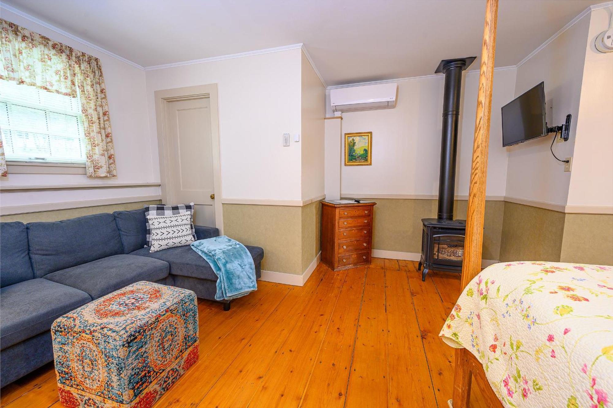 Brass Lantern Inn Стоу Экстерьер фото