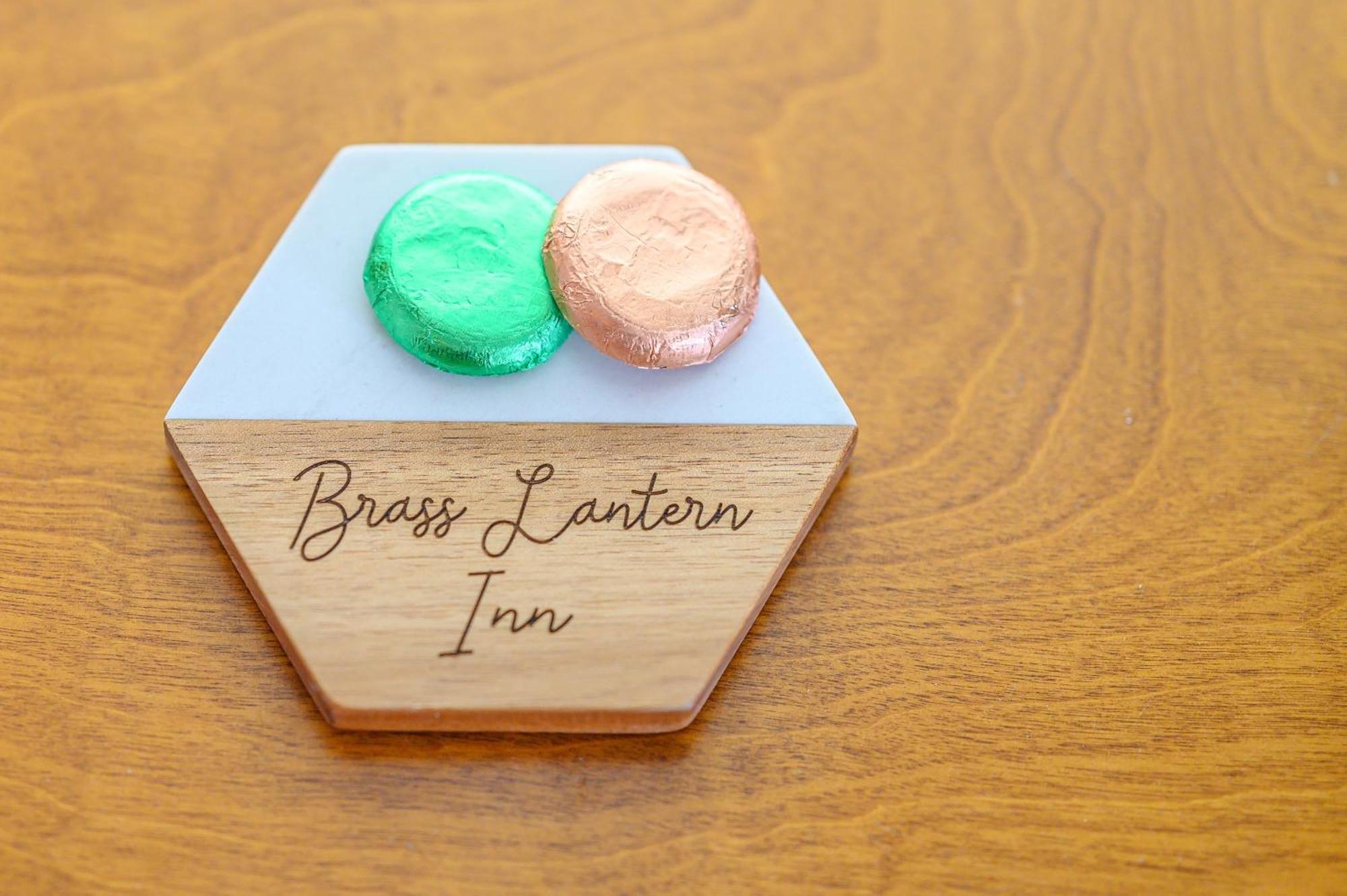 Brass Lantern Inn Стоу Экстерьер фото